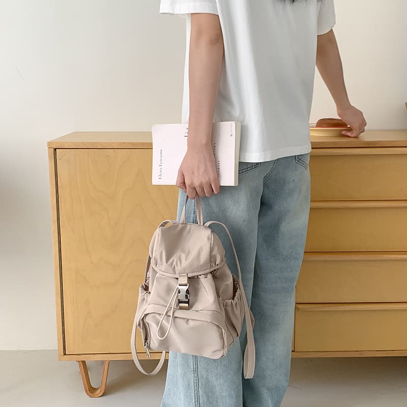 バックパック ミニマル巾着式通学リュック