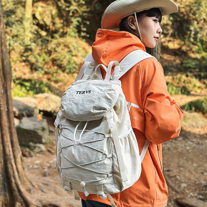 バックパック 登山 軽量アウトドアリュック
