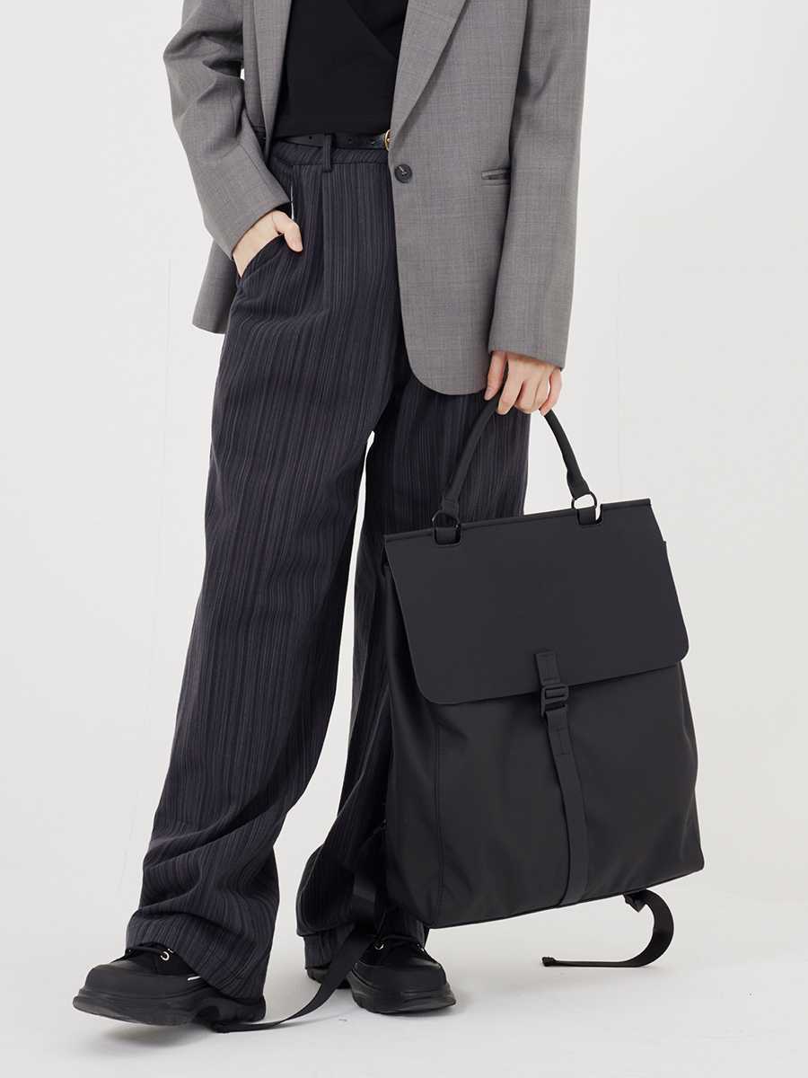 バックパック 通勤 都会的フォルムの洗練バック