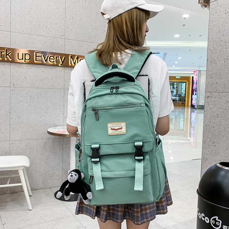 バックパック ポケット豊富な冒険リュック
