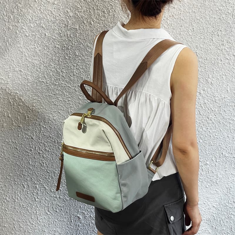 すっきり収納 通勤バックパック
