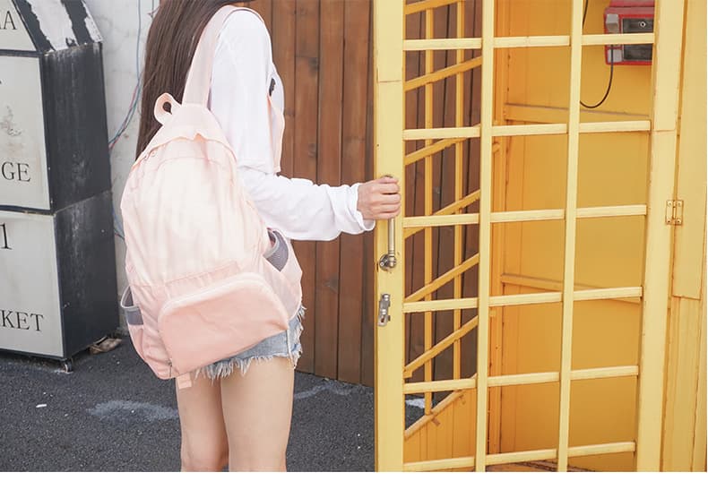 バックパック 軽量メッシュポケット付きリュック